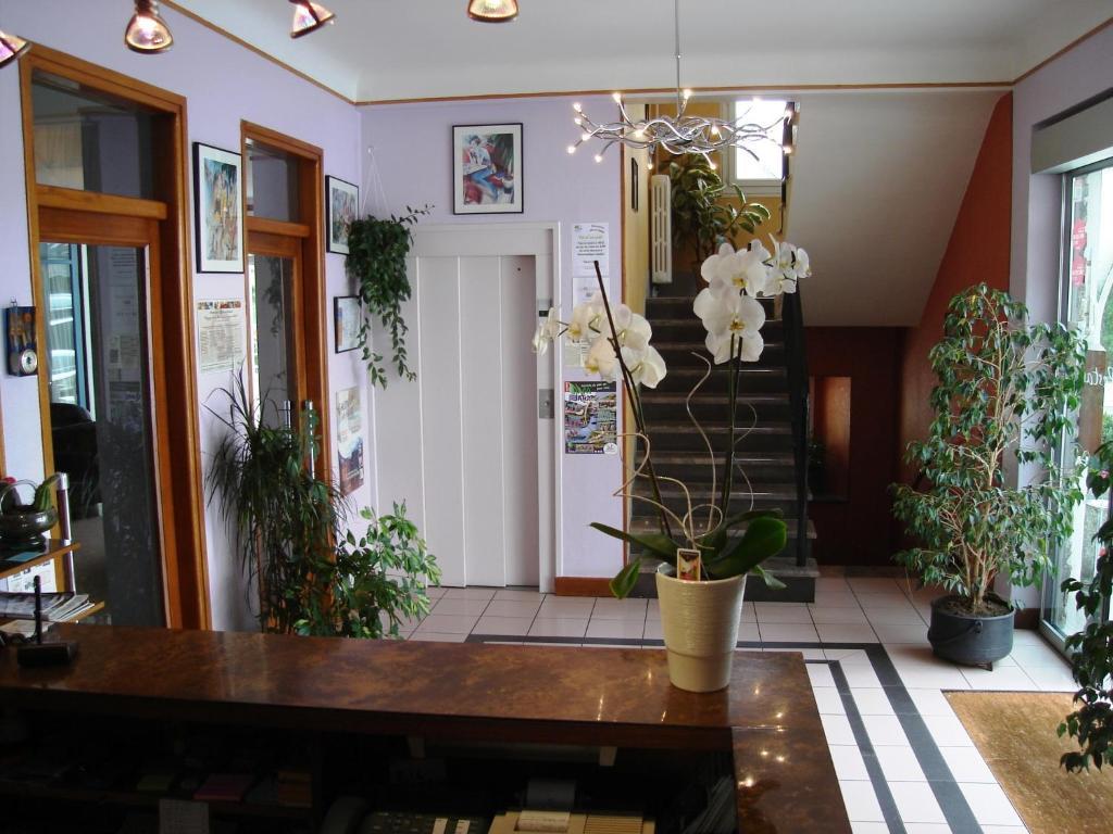 Hotel Beausejour Шодз-Ег Екстериор снимка