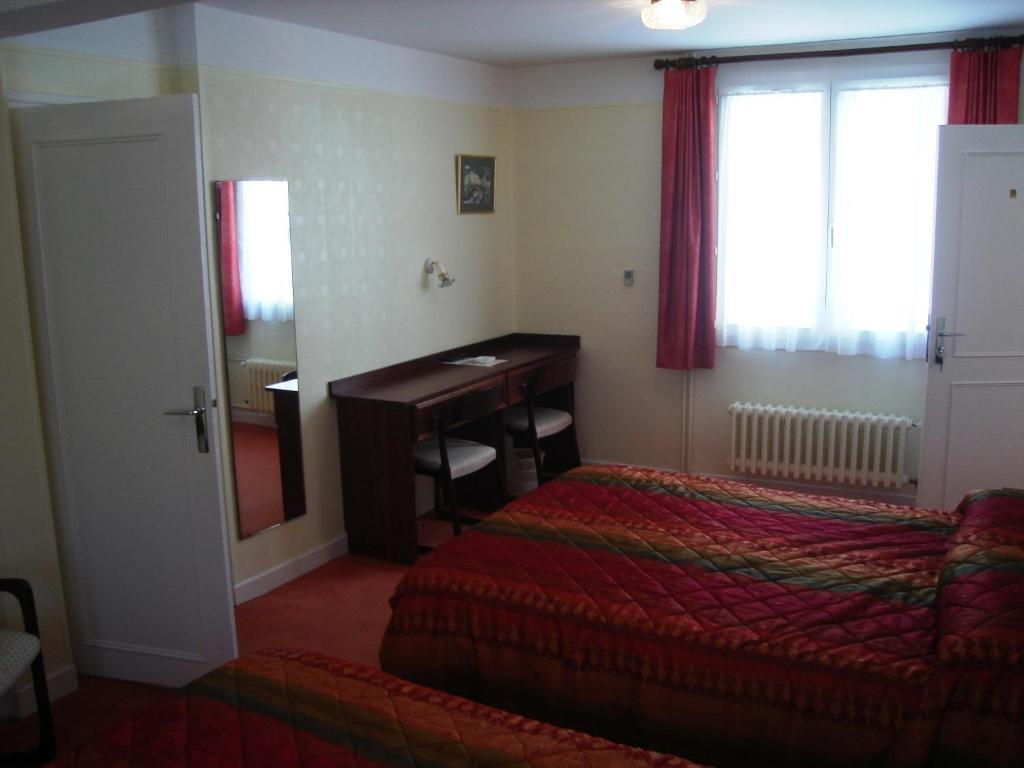 Hotel Beausejour Шодз-Ег Стая снимка